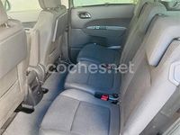 Usado Peugeot 5008 Style 130 CV (95 kW) 2016 Gris / plata Monovolumen