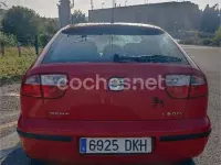 Usado Seat Leon Sport 105 CV (77 kW) 2005 Rojo Utilitario