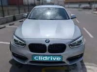 Usado BMW 118 Sport Line 136 CV (100 kW) 2018 Gris Utilitario