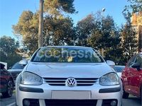 Usado VW Golf IV Highline 140 CV (102 kW) 2004 Gris / plata Berlina