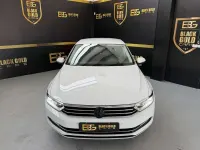 Używany VW Passat Sportline 150 KM (110 kW) 2016 Biały Sedan/Limuzyna