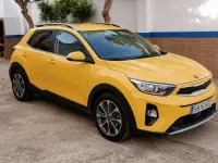Usado Kia Stonic 116 CV (85 kW) 2017 Amarillo SUV