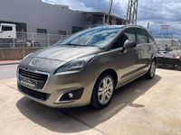 Usado Peugeot 5008 Style 120 CV (88 kW) 2016 Beige Monovolumen