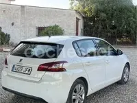 Usado Peugeot 308 Access 82 CV (60 kW) 2015 Blanco Berlina