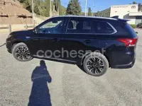 Usado Mitsubishi Outlander P-HEV 203 CV (149 kW) 2015 Negro SUV