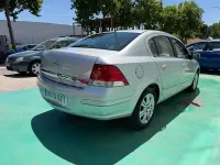 Usado Opel Astra Edition 100 CV (73 kW) 2009 Gris / plata Berlina