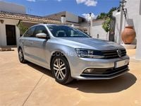 Usado VW Jetta Sportline 110 CV (80 kW) 2015 Gris / plata Berlina