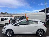 Usado Opel Astra Excellence 110 CV (80 kW) 2013 Blanco Berlina