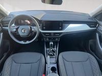 Usado Skoda Kamiq Ambition 110 CV (80 kW) 2021 Gris plata SUV