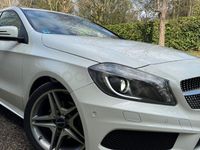Usado Mercedes A180 AMG line 122 CV (89 kW) 2015 Blanco Berlina
