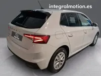 Usado Skoda Fabia Selection 95 CV (69 kW) 2025 Blanco Utilitario
