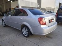 Usado Chevrolet Nubira SE 109 CV (80 kW) 2005 Gris / plata Berlina