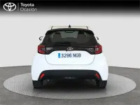 Begagnad Toyota Yaris Hybrid Active 116 HK (85 kW) 2025 Vit Sedan