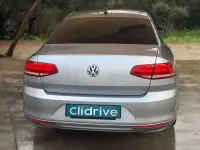 Usado VW Passat Advance 120 CV (88 kW) 2018 Gris Berlina