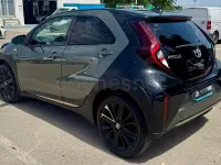 Usado Toyota Aygo X 72 CV (52 kW) 2023 Verde SUV