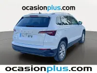 Usado Skoda Karoq Selection 115 CV (84 kW) 2024 Blanco SUV