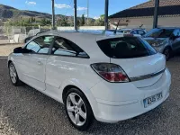 Usado Opel Astra GTC Sport 120 CV (88 kW) 2006 Blanco Berlina