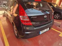 Usado Hyundai i30 Comfort 109 CV (80 kW) 2008 Negro Berlina