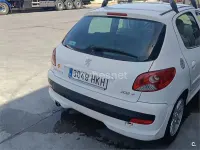 Usado Peugeot 206+ 70 CV (51 kW) 2012 Blanco Utilitario