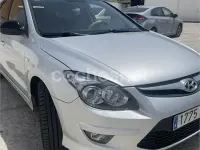 Usado Hyundai i30 Classic 90 CV (66 kW) 2012 Gris / plata Berlina