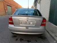 Usado Opel Astra Comfort 100 CV (73 kW) 1999 Gris / plata Berlina