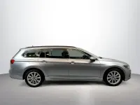 Usado VW Passat Executive 122 CV (89 kW) 2022 Plateado Familiar