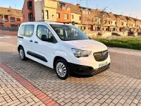 Usado Opel Combo 100 CV (73 kW) 2024 Blanco Monovolumen