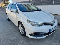Usado Toyota Auris Hybrid Active 136 CV (100 kW) 2018 Blanco Familiar