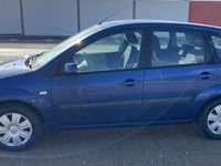 Usado Ford Fiesta Ambiente 68 CV (50 kW) 2008 Azul Utilitario