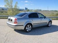Begagnad Skoda Superb Comfort 115 HK (84 kW) 2008 Gul Sedan