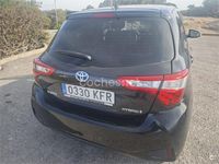 Usado Toyota Yaris Hybrid 100 CV (73 kW) 2017 Negro Berlina