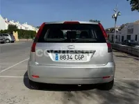 Usado Ford Fiesta Trend 68 CV (50 kW) 2003 Gris / plata Utilitario