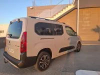 Usado Citroën Berlingo Shine 130 CV (95 kW) 2019 Gris / plata Monovolumen