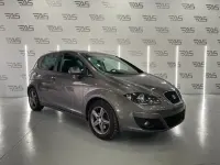 Usado Seat Altea Ecomotive 105 CV (77 kW) 2014 Gris Monovolumen