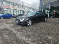 Usado Mercedes E320 Avantgarde 204 CV (150 kW) 2004 Negro Berlina