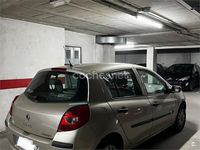 Usado Renault Clio II 85 CV (62 kW) 2006 Beige Berlina