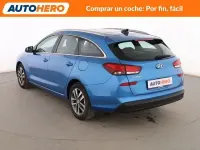 Usado Hyundai i30 110 CV (80 kW) 2018 Azul Familiar