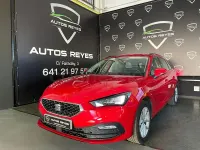 Usado Seat Leon Style 150 CV (110 kW) 2022 Rojo Familiar