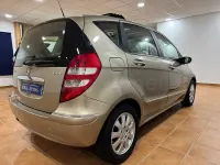Usado Mercedes A180 Elegance 109 CV (80 kW) 2006 Beige Monovolumen