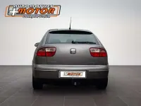 Usado Seat Leon 90 CV (66 kW) 2003 Gris Utilitario