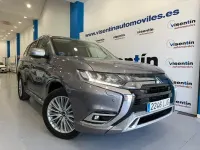 Usado Mitsubishi Outlander P-HEV 224 CV (164 kW) 2020 Gris / plata SUV