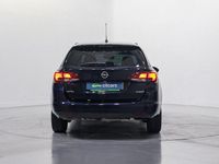 Usado Opel Astra Dynamic 125 CV (91 kW) 2019 Negro Berlina