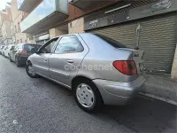 Usado Citroën Xsara 90 CV (66 kW) 2000 Gris / plata Berlina