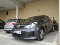 Usado Kia Rio 84 CV (61 kW) 2016 Gris / plata Utilitario