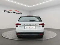 Usado Skoda Karoq Ambition 150 CV (110 kW) 2022 Blanco SUV