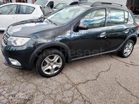 Usado Dacia Sandero Stepway 90 HP (66 kW) 2017 Cinzento Sedan