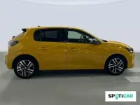 Usado Peugeot 208 Allure 101 CV (74 kW) 2023 Amarillo Utilitario