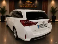 Usado Toyota Auris 124 CV (91 kW) 2014 Blanco Familiar