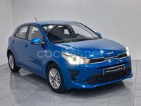 Usado Kia Rio 84 CV (61 kW) 2023 Azul Berlina