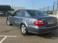 Usado Mercedes E280 Avantgarde 231 CV (169 kW) 2006 Gris / plata Berlina